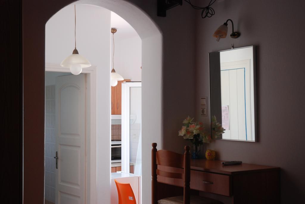 Pension Katerina Studios Tourlos Bagian luar foto